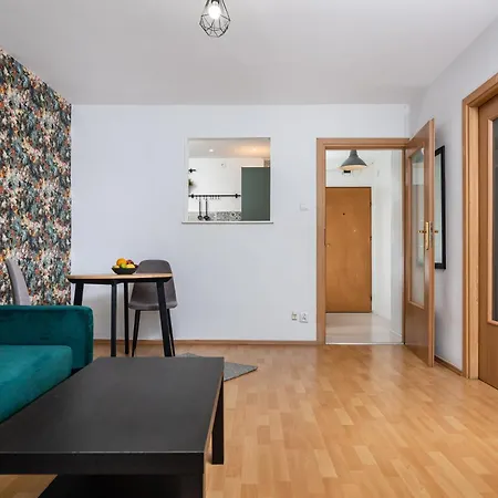 Cozy Railway Corner In - By Upstairs Apartament